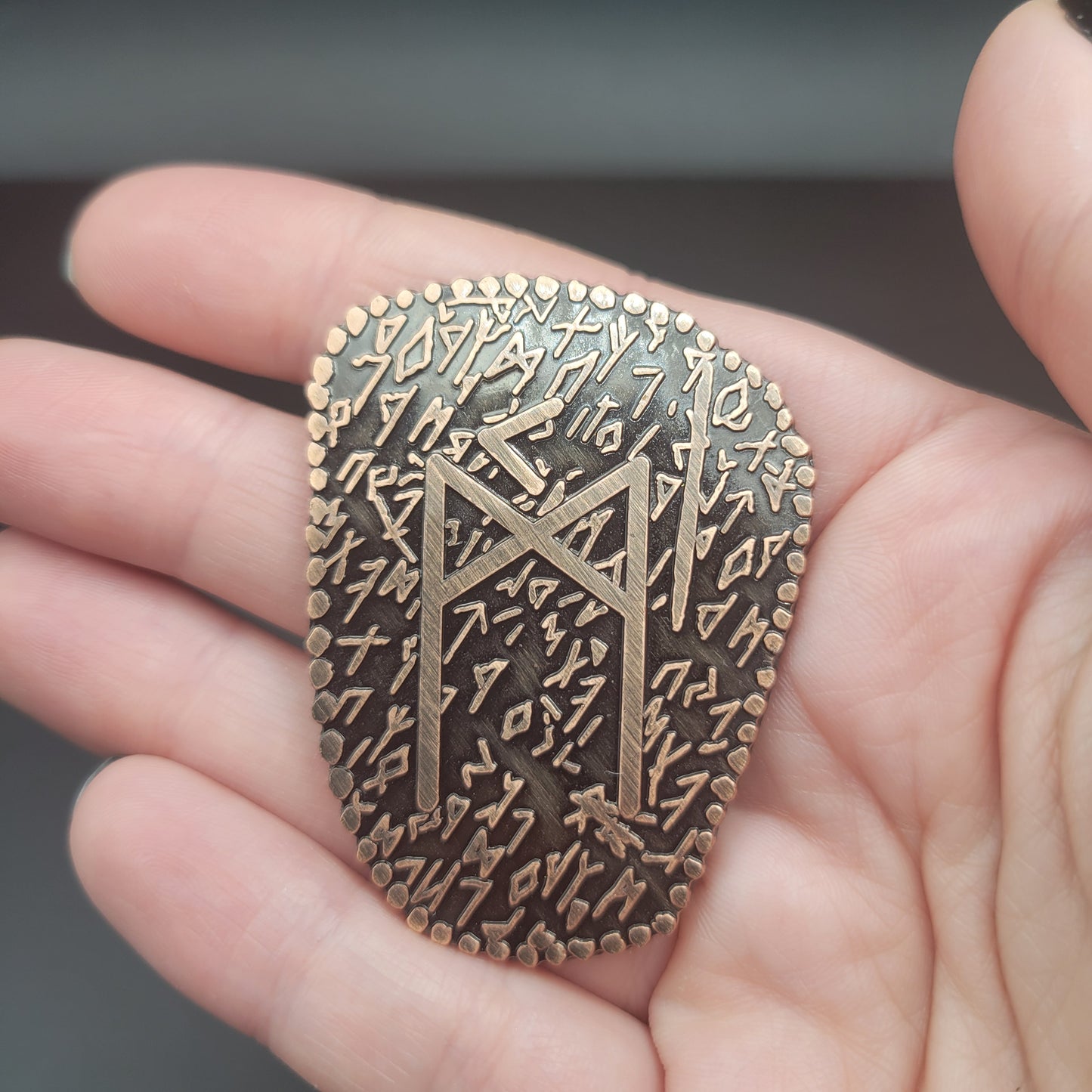 Solid Metal D2 Coin - Runic Writings